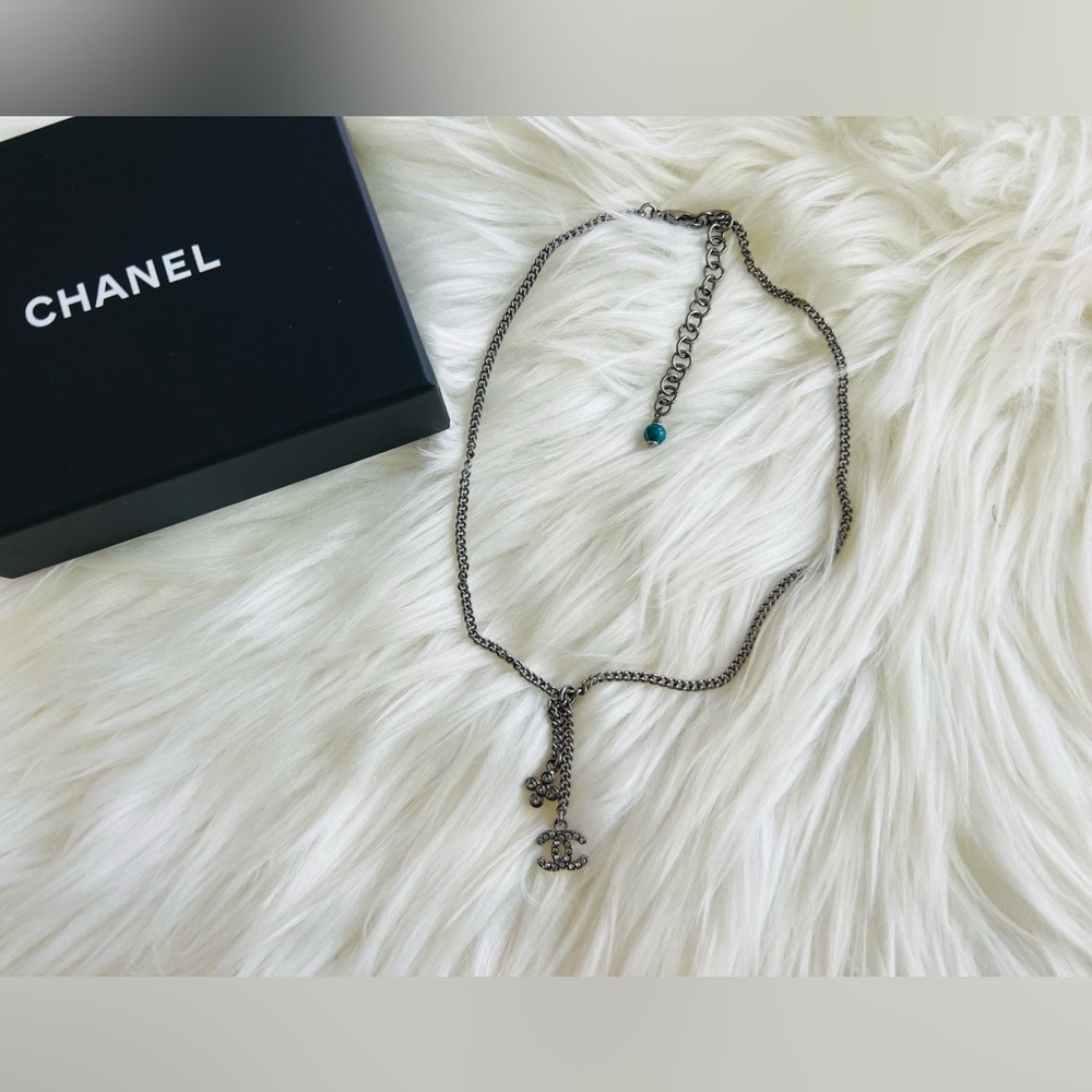 Chanel short necklace - Brand new